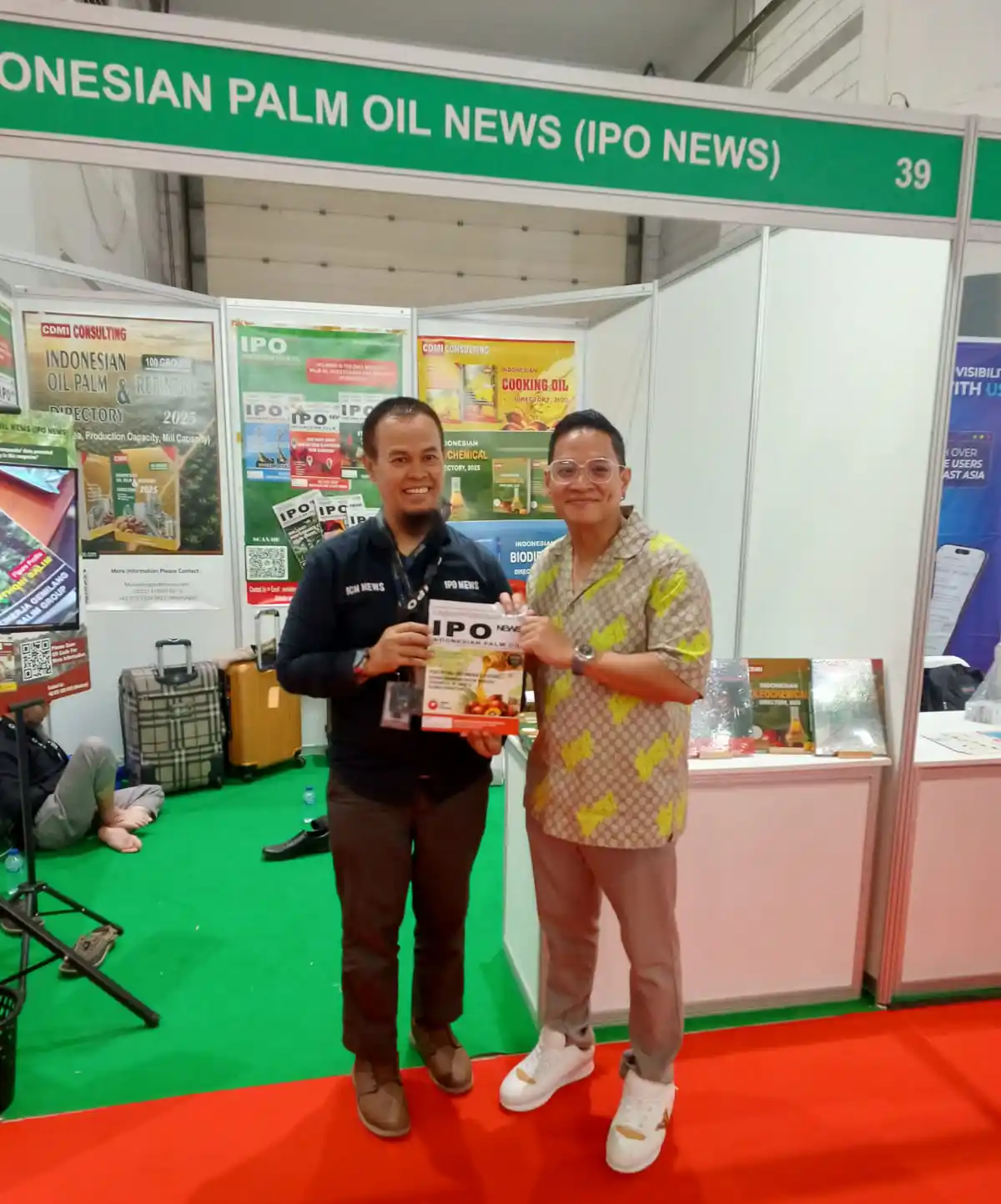 1.000 Eksemplar Majalah Indonesian Palm Oil News (IPO News) Dibagikan Secara Gratis Di PALMEX Jakarta 2026 1 Majalah Indonesian Palm Oil News