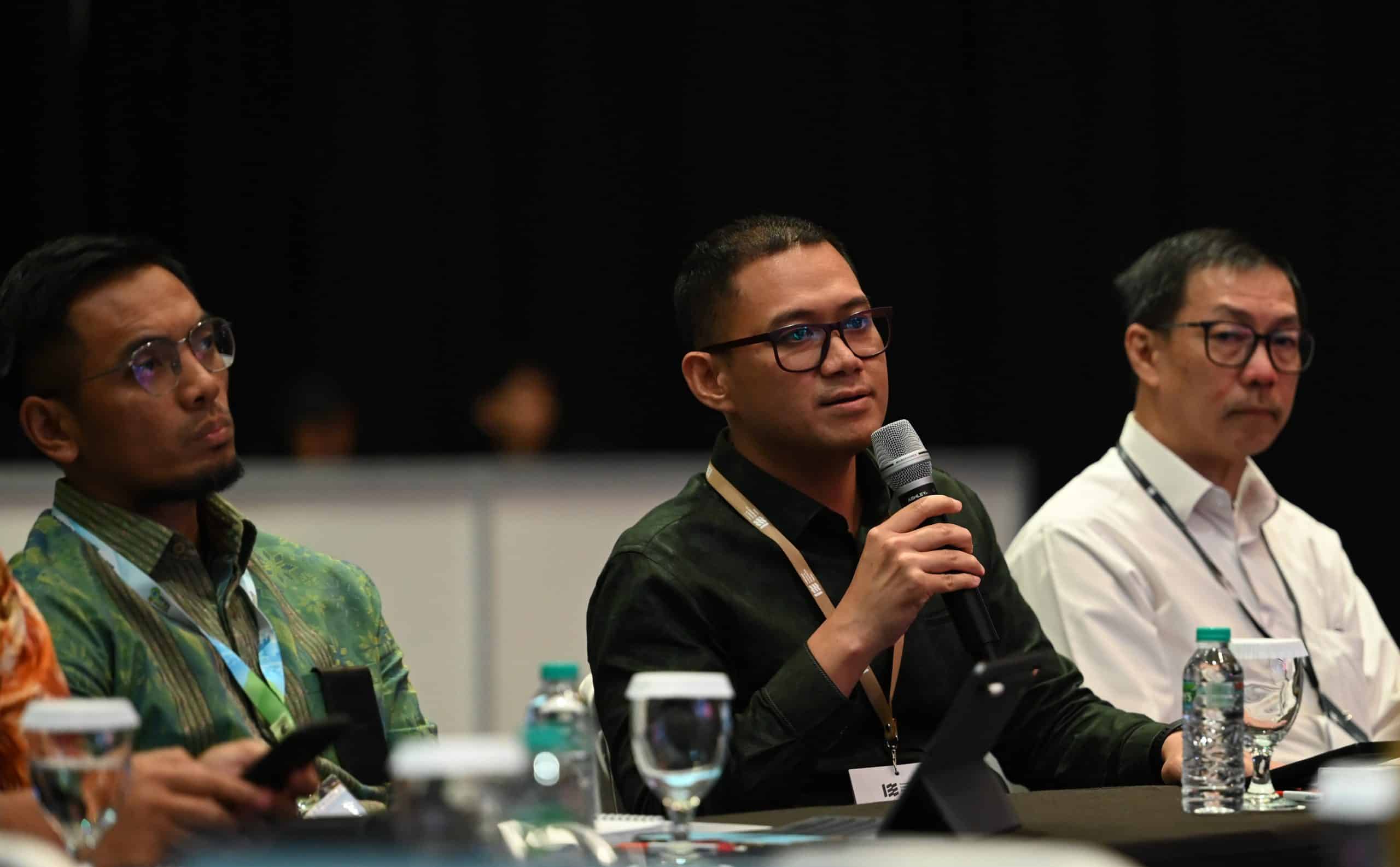 Energy Week 2026 Soroti Peran Kolaborasi dalam Membangun Ekosistem Industri Masa Depan 3 Niko Chandra Chairman IdBattery pada sesi FGD di The Battery Show Indonesia mempertemukan berbagai pelaku industri pemangku kebijakan dan berbagai stakeholders 01 scaled